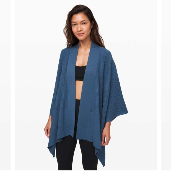 Lululemon Dream Weaver Wrap - Code Blue OS - Picture 1 of 7